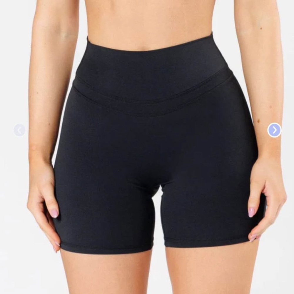 NWT Paragon Fitwear RecStretch Levitate Sculptseam® Plus Short 6” Black